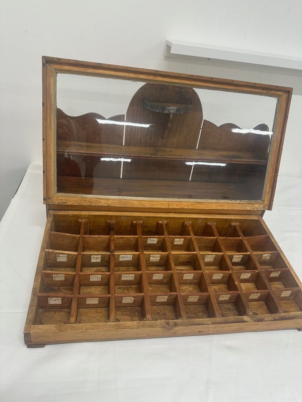 Vetrine: Vitrine / Sammelvitrine – Usato da St. Gallen venduto da winona04 3