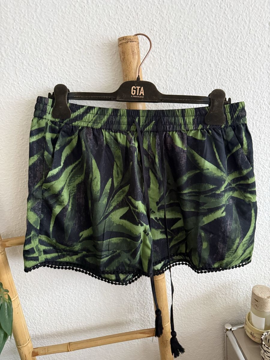 Hosen: Shorts Reserved Gr. 42 – Neu (gemäss Beschreibung) aus Meilen von NHirs96