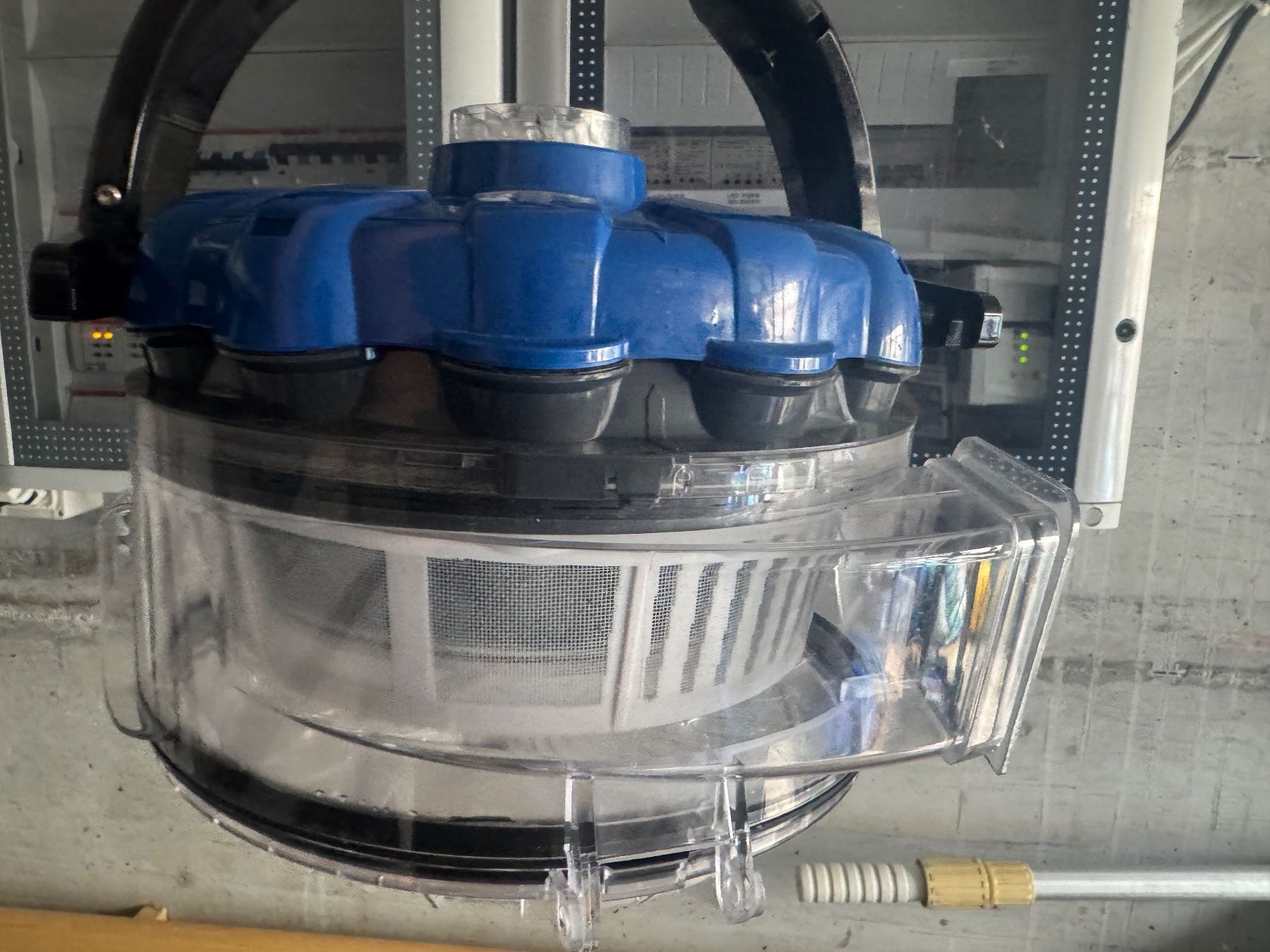 Schwimmbad-Zubehör: Poolroboter Hayward Aquavac 650 def ab 1.- – Defekt aus Eiken von Skylight 4