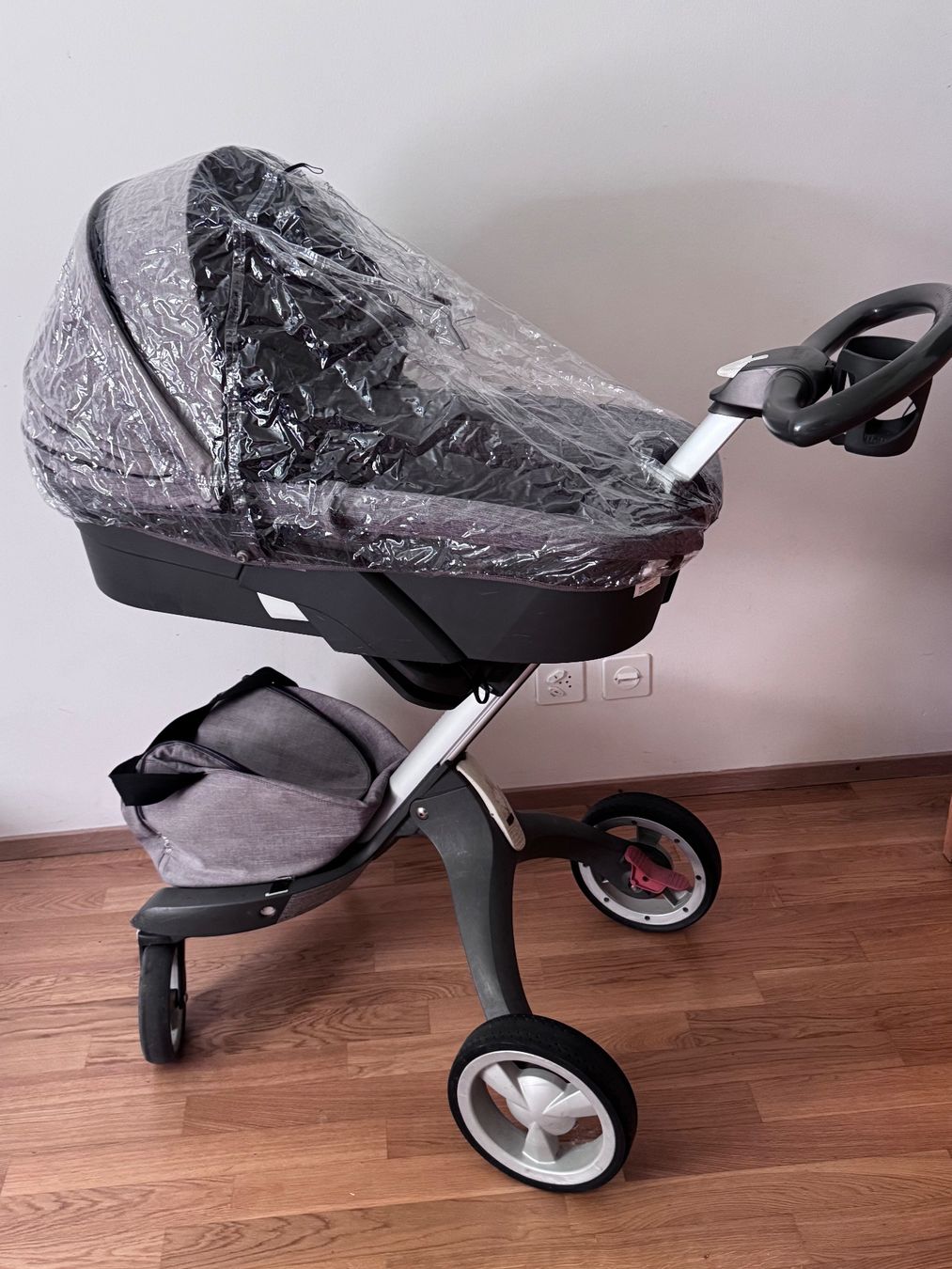 Stokke Carrozzine: Kinderwagen Stokke Xplory V5 Bundle gebraucht – Usato da Jona venduto da tambuehl01 1