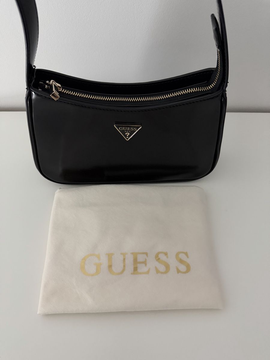 Guess Borse da donna: Guess Handtasche schwarz Lackoptik – Usato da St. Gallen venduto da boj_knj7 1