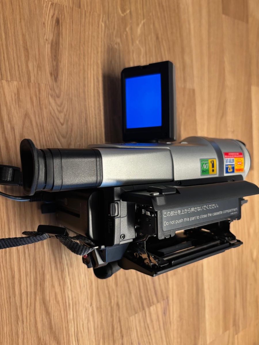 Sony Videocamere: SONY Digital Handycam, Digital 8 – Usato da Küttigen venduto da Gabrielle1607 3