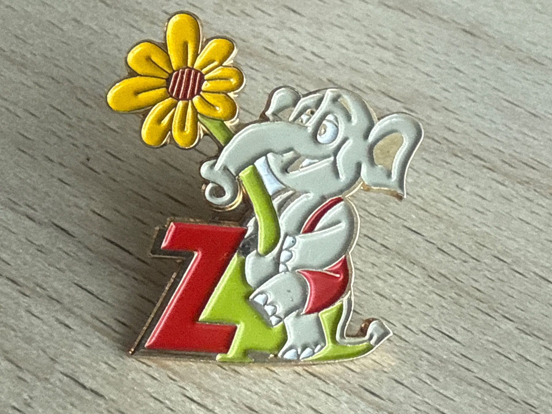 Plaketten & Abzeichen: Pin Elefant – Gebraucht aus Glattbrugg von Schweigmatt