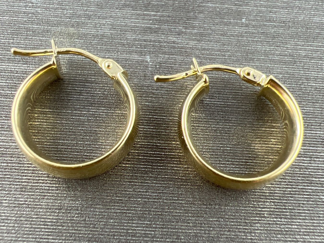 Ohrringe & -stecker: Creolen 750 Gold – Gebraucht aus Niederuzwil von leo_8857 1