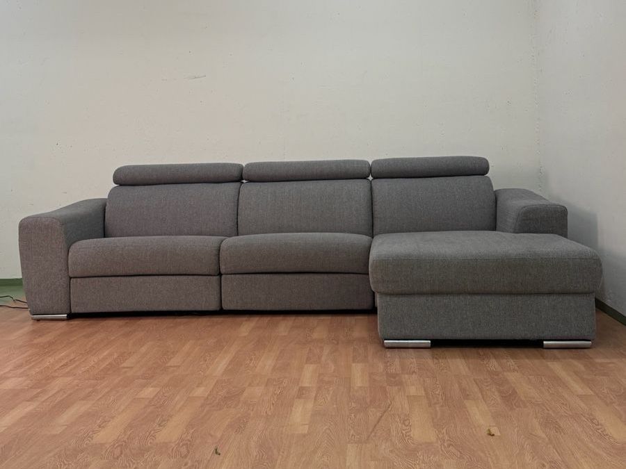 Livique Sofas: Ecksofa Dario Grau mit Relaxfunktion – D'occasion à Fehraltorf par Sofalab.swiss