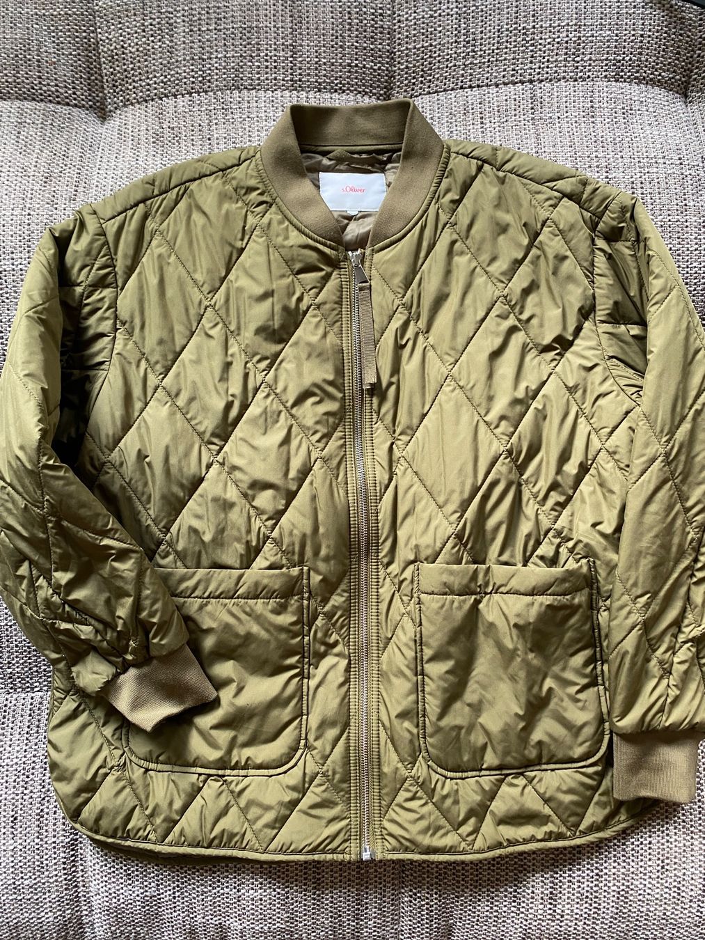 S.Oliver Jacken: Oliv-grüne Bomberjacke von s.Oliver RED LABEL – Gebraucht aus Zürich von sheijla 8