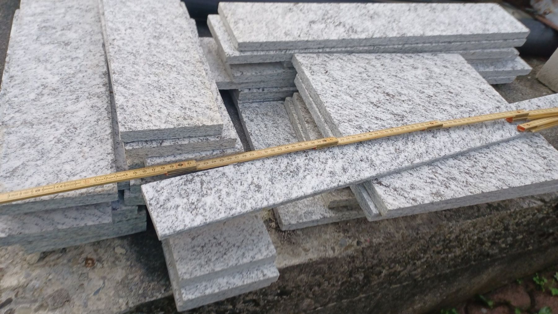 Plateaux: Granitplatten Restposten neue Ware – D'occasion à Immensee par bubi19 2