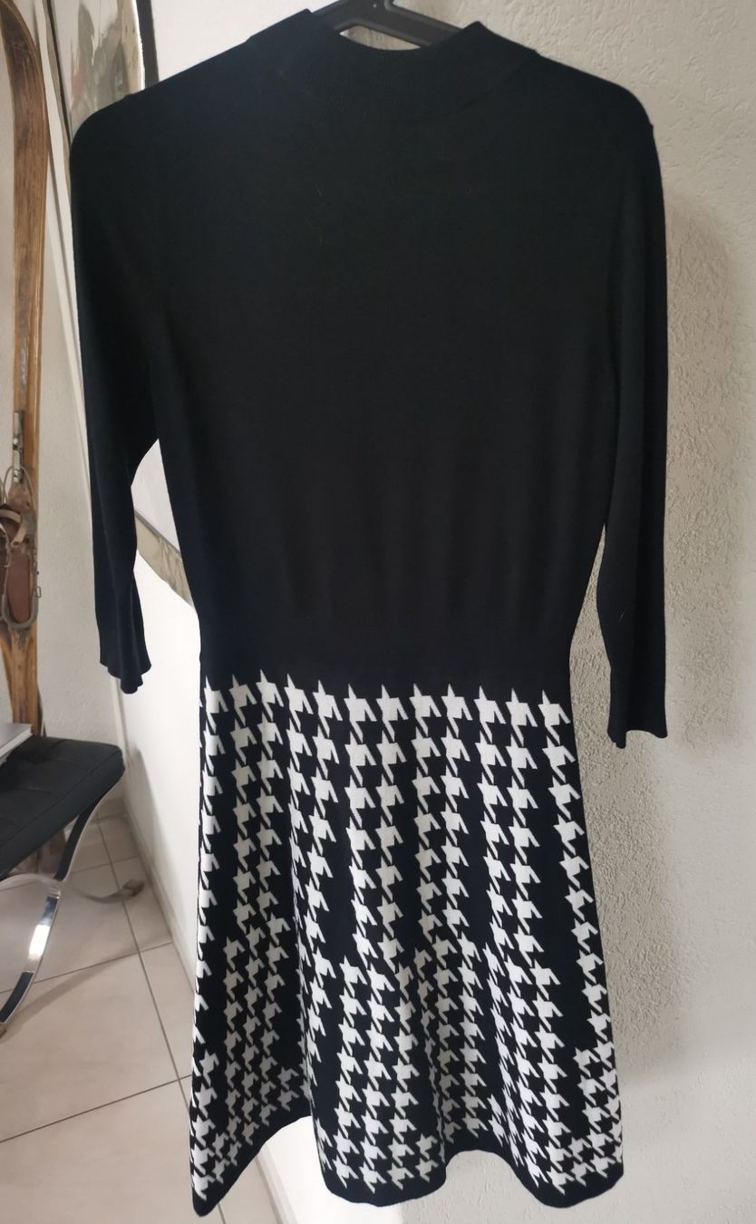Hugo Boss Vestiti: Boss Strickkleid gr S – Usato da Fehraltorf venduto da freeform2020 1