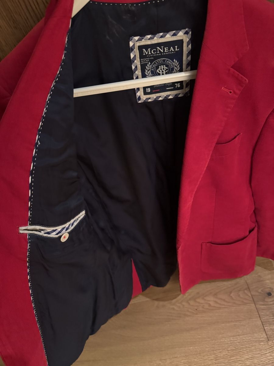 Vestes: Rotes Jacket McNeal Größe 42 – D'occasion à St. Moritz par Bengeee 1