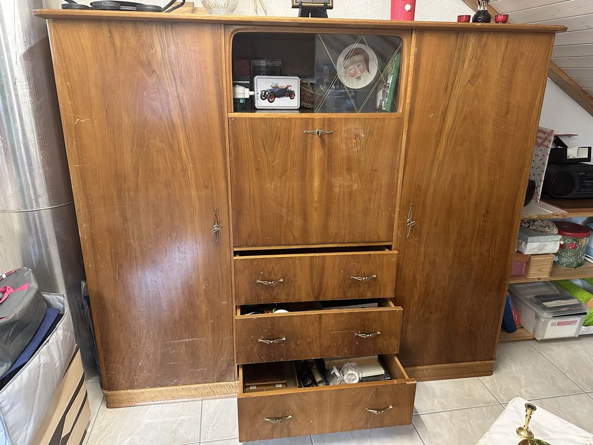 Armadi: Antiker Schrank Liebhaber – Usato da Lupfig venduto da asg_5tqb 5