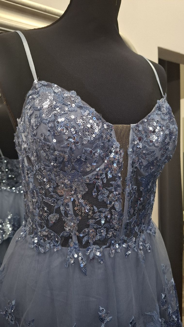 Robes: Rauchblau Kleid  – Neuf (Voir description) à Uster par VMT. 2