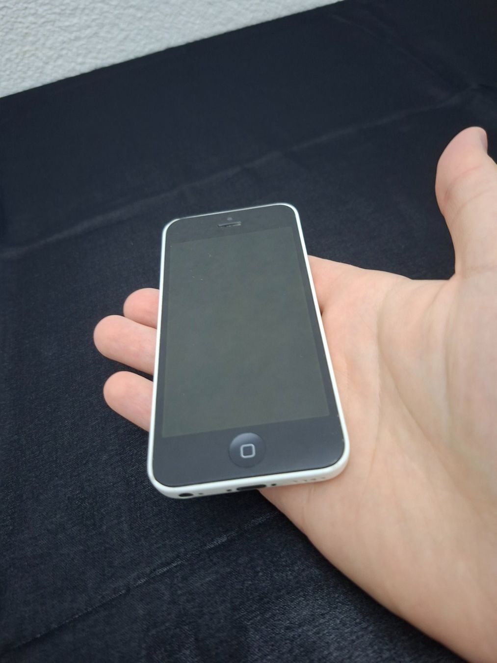 Apple Handys / Smartphones: iPhone 5c weiss DEFEKT ab 1.- – Defekt aus Herzogenbuchsee von Josh-58 2