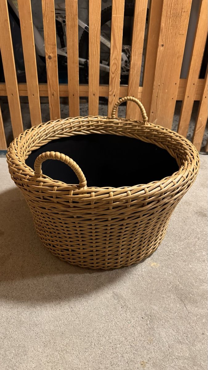 Vasi per fiori: Rattan flower pot 30 litters – Nuovo (secondo la descrizione) da Unterentfelden venduto da che_9xcp