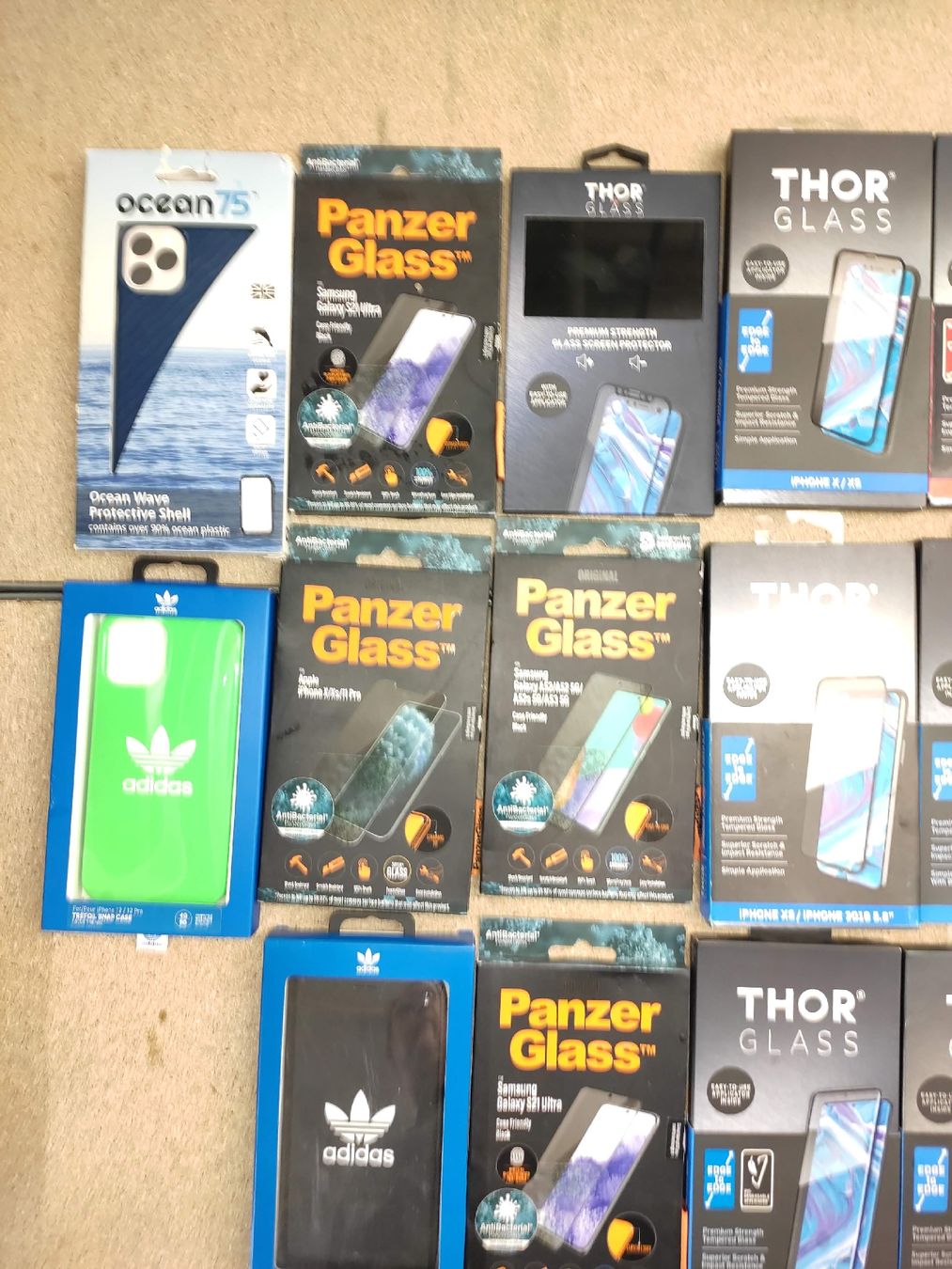 Handys / Smartphones: 20x div. PanzerGlass Displayschutzfolie – Neu und originalverpackt aus Kreuzlingen von Tewes 5