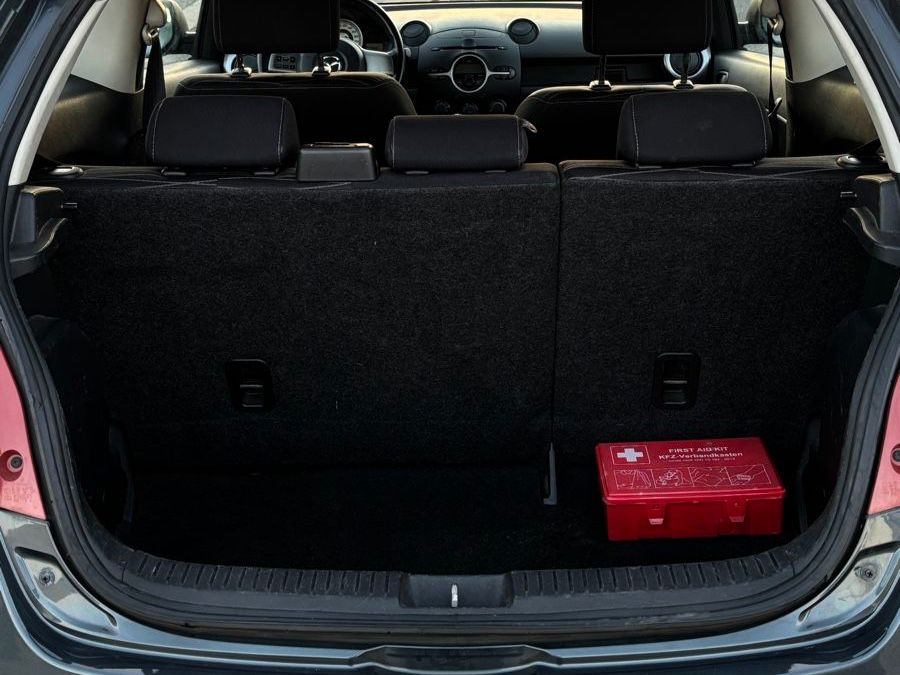 Mazda Automobili: Mazda 2 1.3 HP 16V – Usato da Knonau venduto da nin_8w6x 8