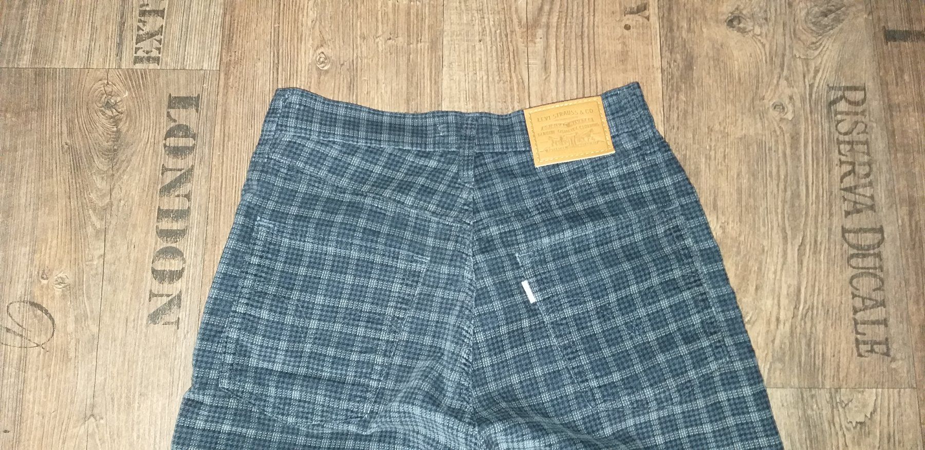 Levi's Jeans: Jeans LEVIS STRAUSS    Taille/Grosse W 27 – Usato da Cossonay-ville venduto da Super-Price-Quality 5