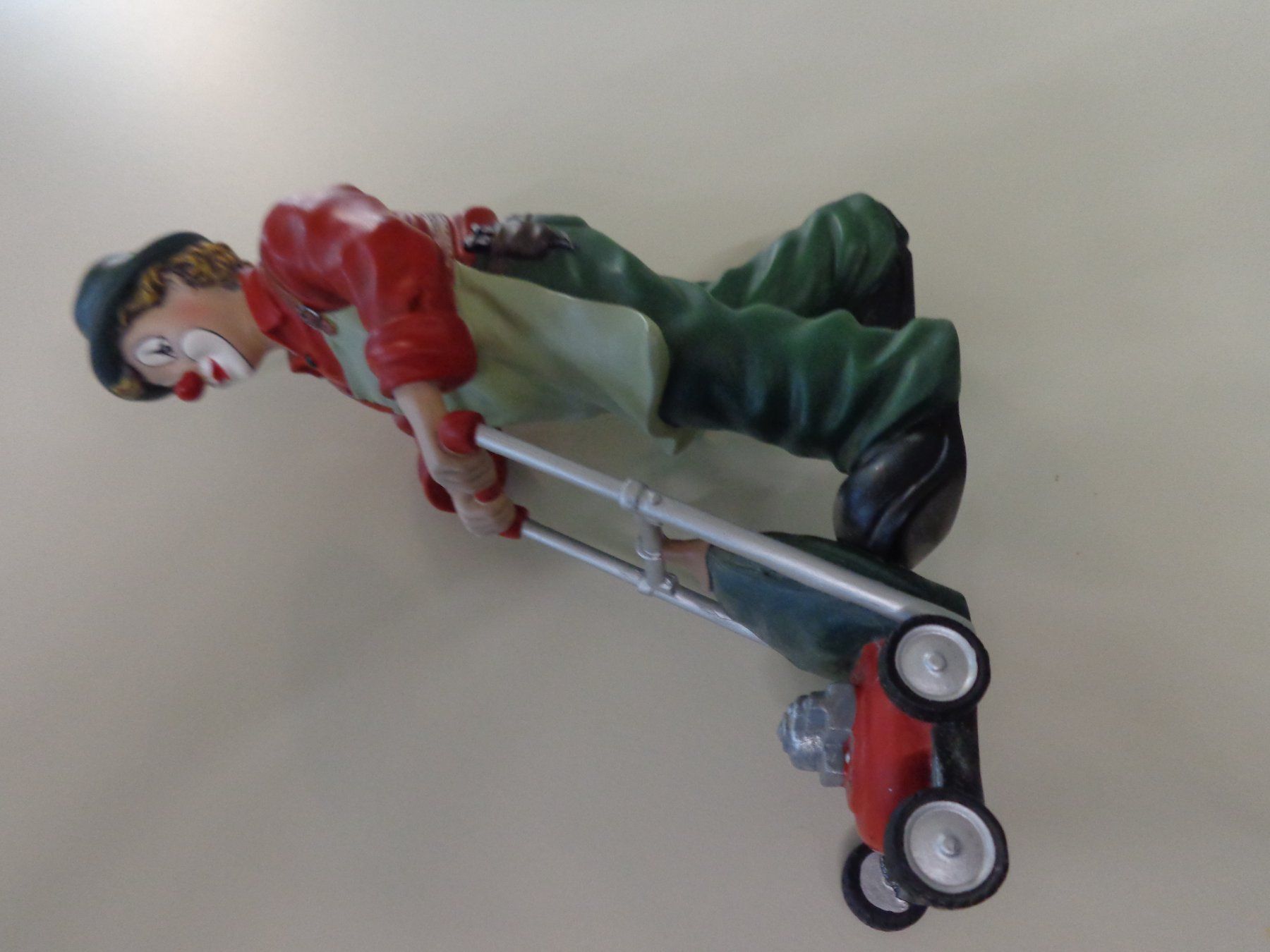 Statuette: Gilde Clown Rasenmäher Hemd rot – Nuovo (secondo la descrizione) da Liestal venduto da Gecko16 6