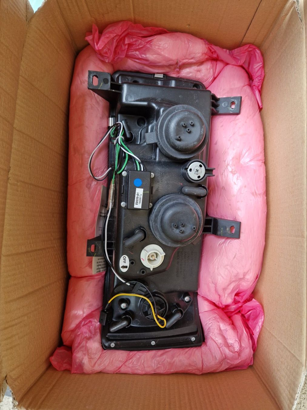 Volkswagen Tutti pezzi di ricambio auto: VW T4 Teile: Differential, Einspritzdüsen, Kotschutzlappen.. – Difettoso da Langnau i. E. venduto da Zipfu2 7