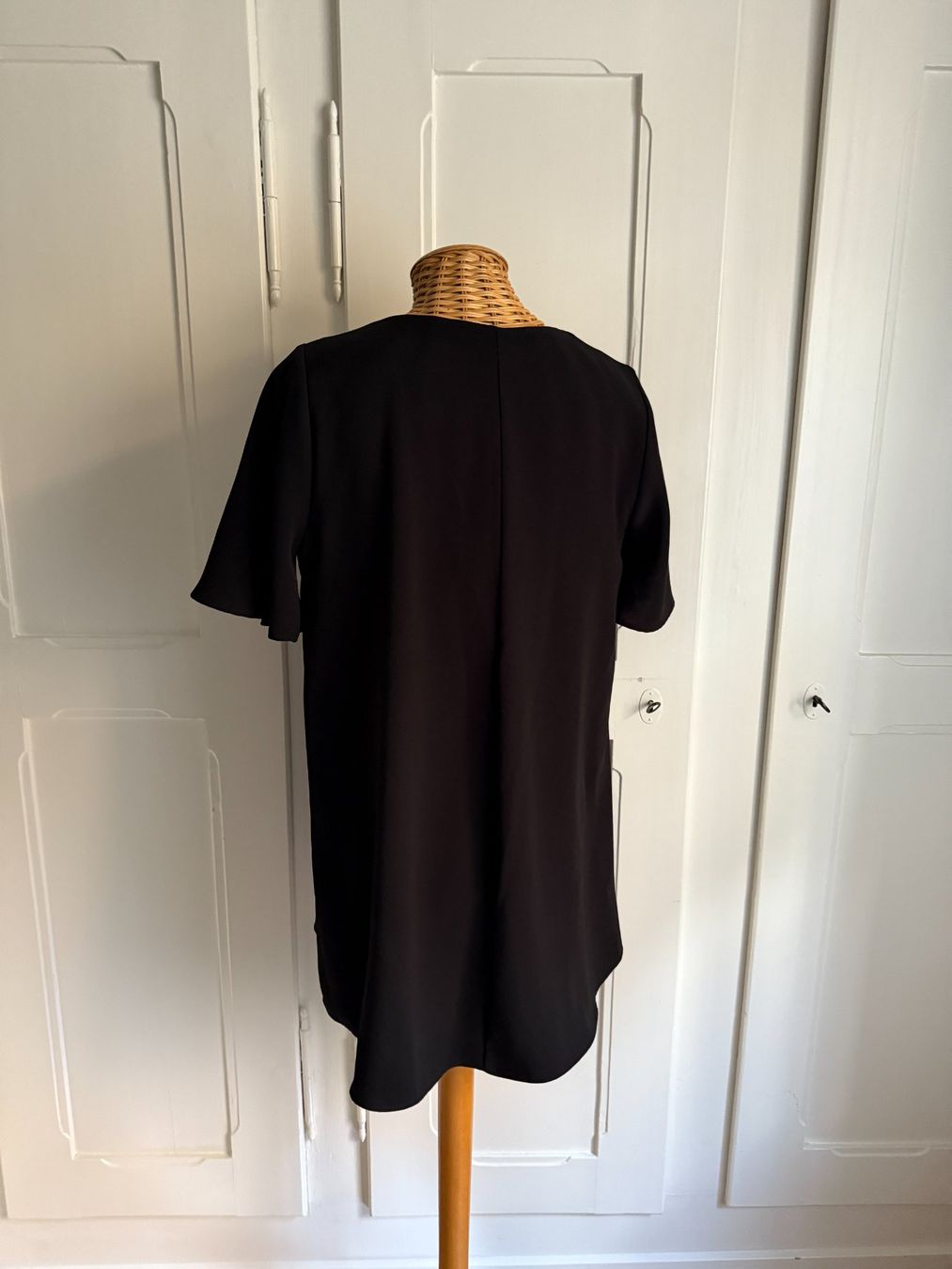 Zara Vestiti: ZARA - Kleid schwarz schwingend M – Usato da Zürich venduto da Diazaio 2