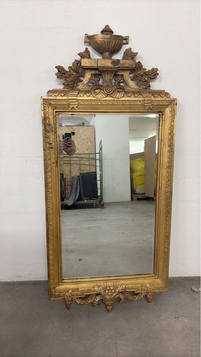 Specchi: Wall mirror gold frame decorative used condition – Usato da Ebmatingen venduto da silverskys