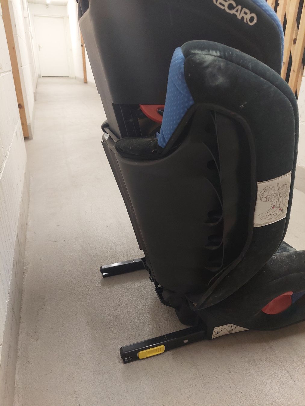 Recaro Seggiolini per auto: Recaro Kindersitz Isofix – Usato da Wallisellen venduto da Fifo80 1