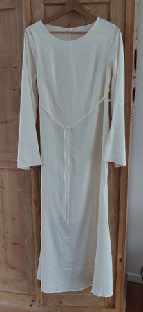 Kleid crème Grösse S, neu