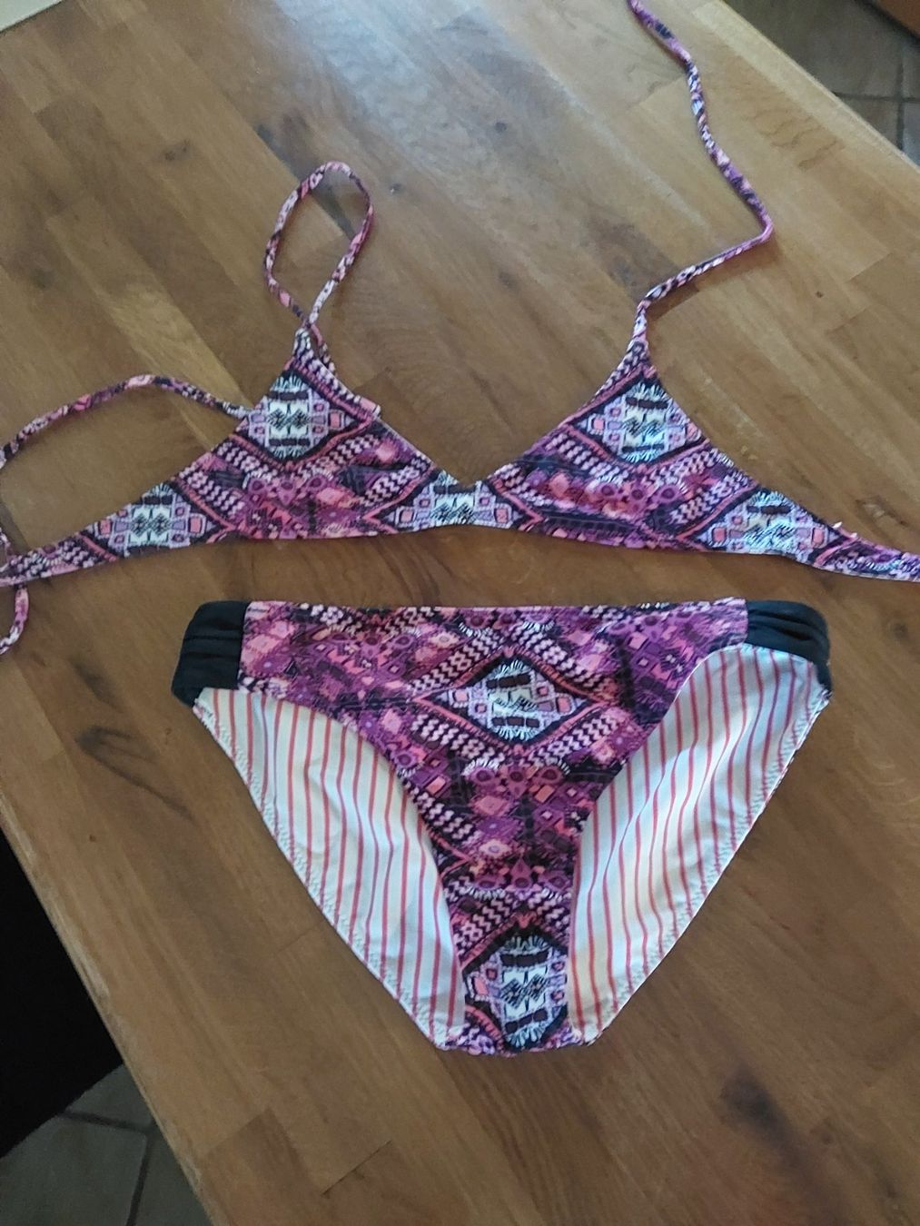 Maillots de bain: Maillot de bain réversible 152/158 – D'occasion à Gingins par danolive