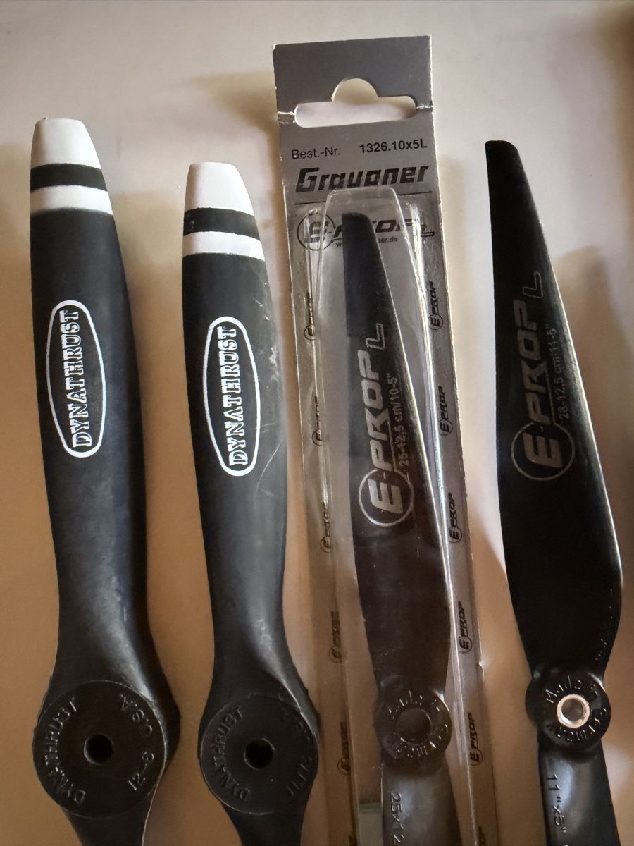 Modellismo RC: LOT  DE  11  HÉLICES  NEUVES – Nuovo (secondo la descrizione) da Apples venduto da Gasscret 3