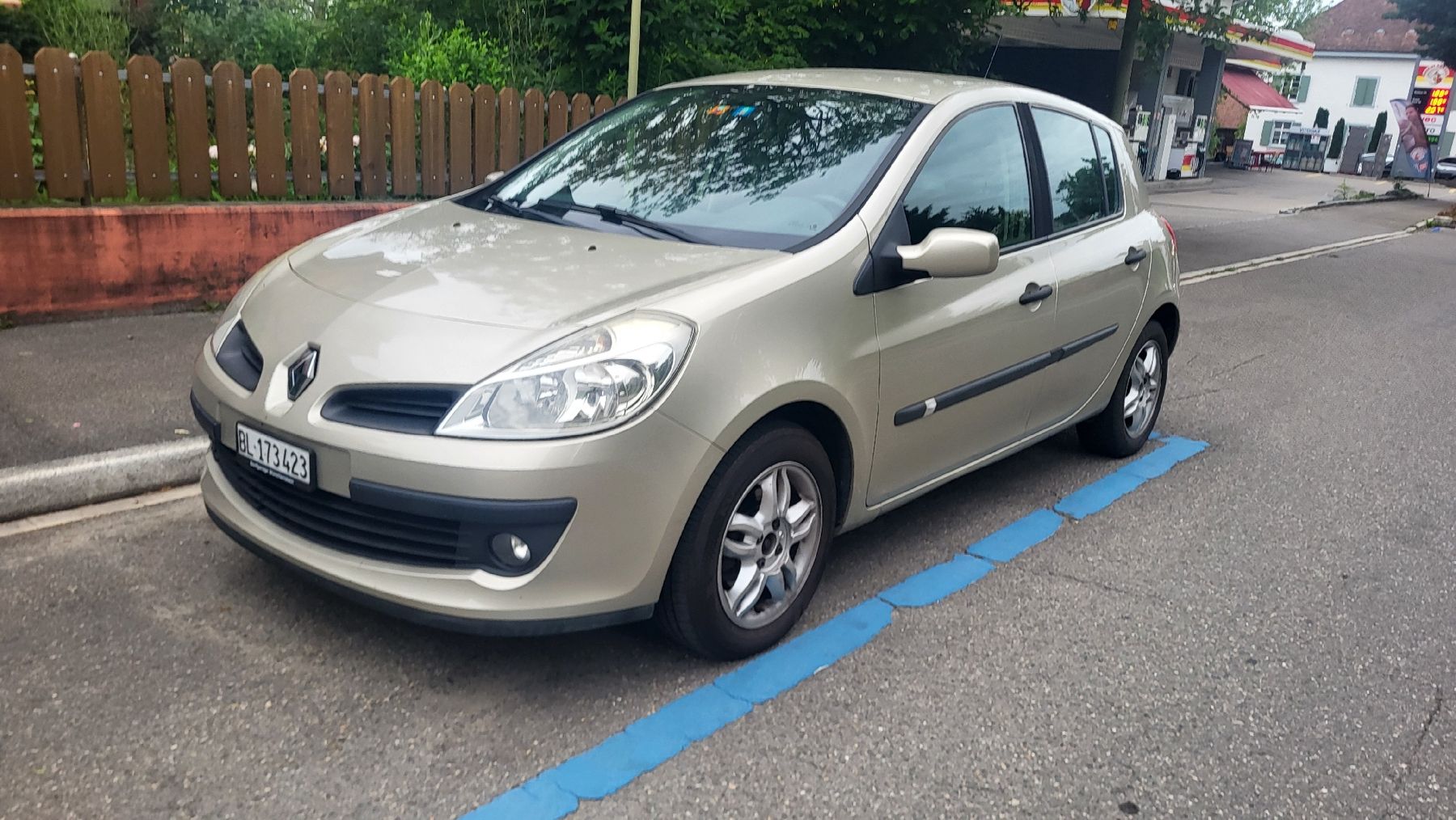 Renault Automobili: Renault Clio ab 1.- Franken mit REST-MFK – Usato da Münchenstein venduto da Flachschraube 1