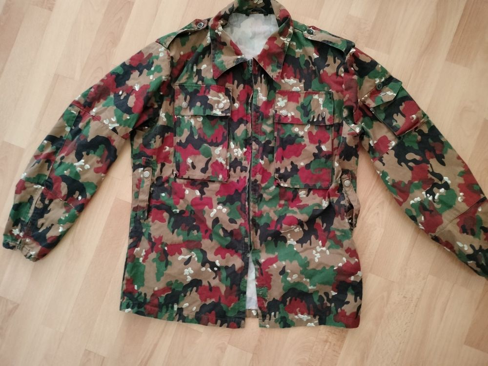 Schweizer Armee Militär Tarn Jacke Grösse 52 | Kaufen auf Ricardo