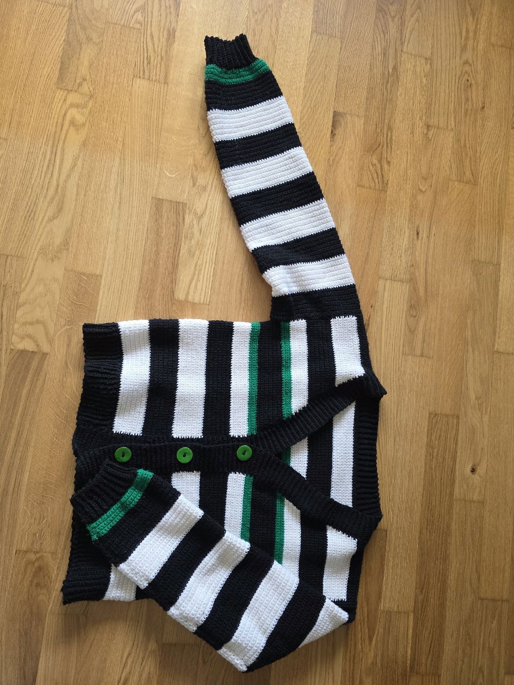 Jacken: selbstgehäckelte Jacke – Gebraucht aus Solothurn von leo_8kdh