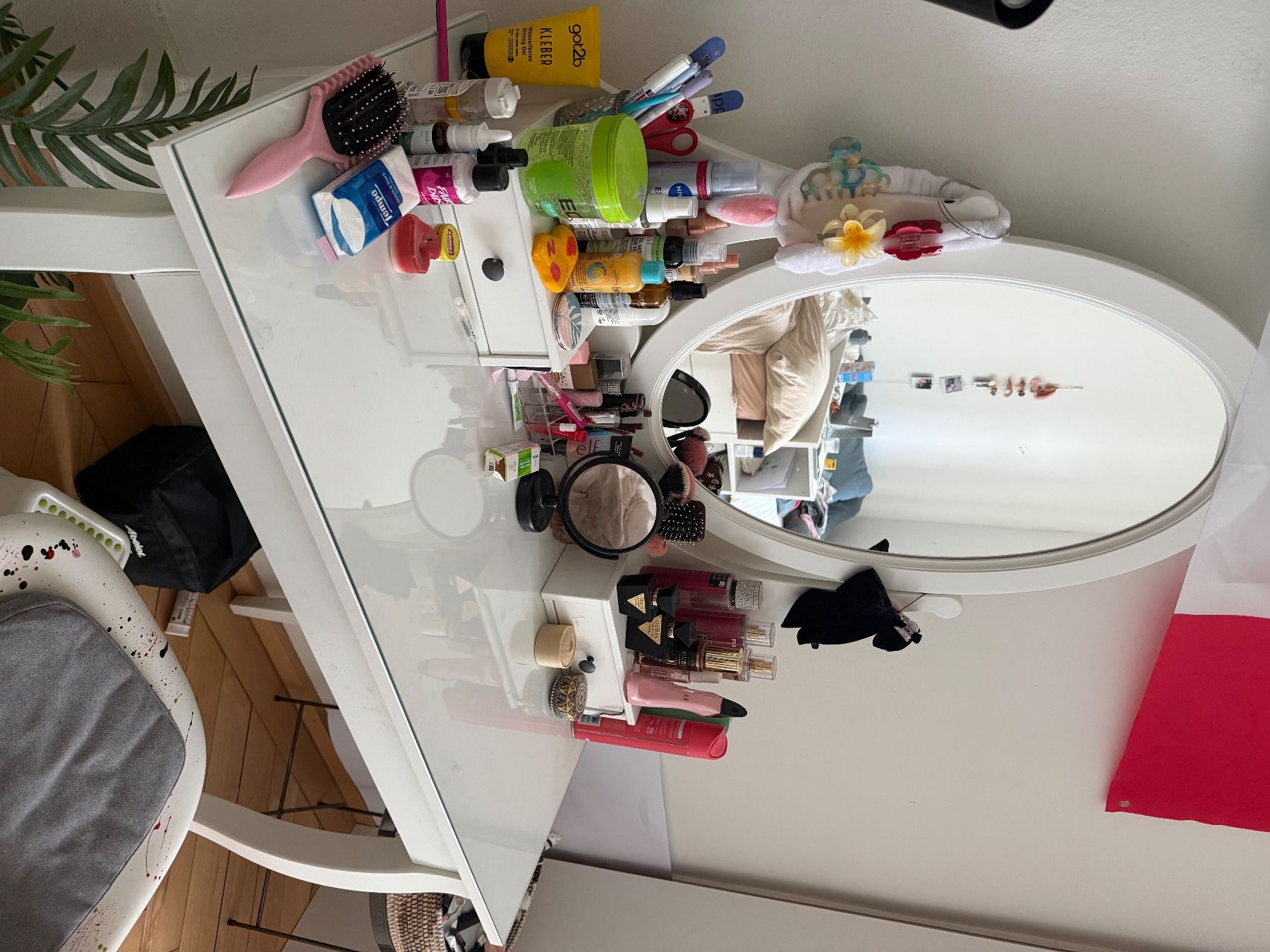 Ikea Tavoli da trucco: Schmink Tisch von ikea – Usato da Zürich venduto da NESO2 2