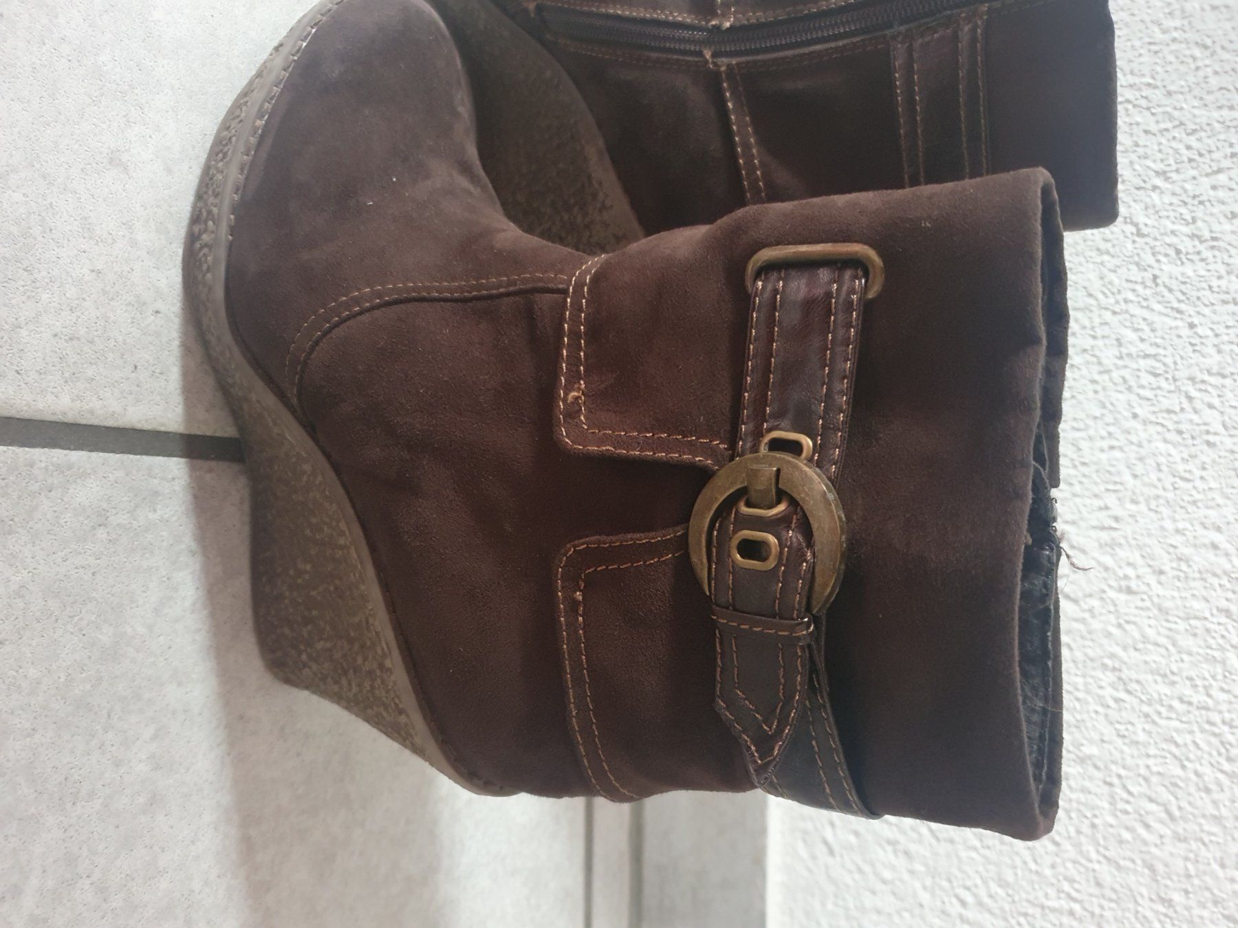 Scarpe da donna: Winterschuhe / Stiefel – Usato da Moosseedorf venduto da Sonnenschein.. 1