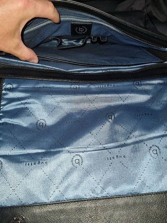 Bugatti Umhaengetasche Leder schwarz guter Zustand