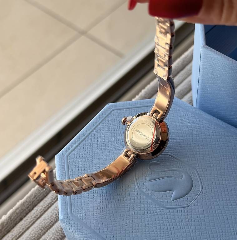 Swarovski Orologi: Swarovski Matrix Bangle Watch- NEU mit Folien & Originalbox – Nuovo e nell'imballaggio originale da Embrach venduto da Cdw_s758 3