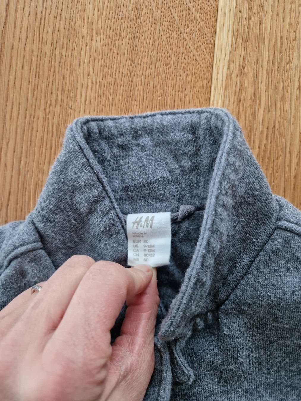 H&M Pulls et sweat-shirts: Pullover Baby Grösse 80 – D'occasion à Eschenbach SG par SanFranciscoCalifornia 1