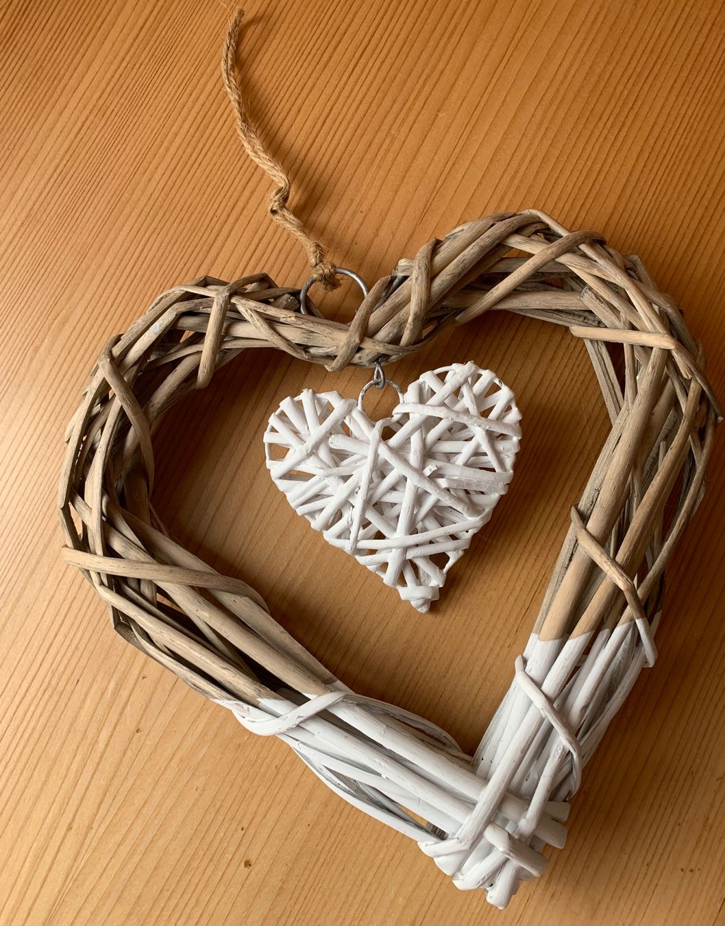Toutes les décorations: Deko-Herz als Wand-oder Türschmuck oder Hochzeit aus Weide – D'occasion à Sursee par escape62