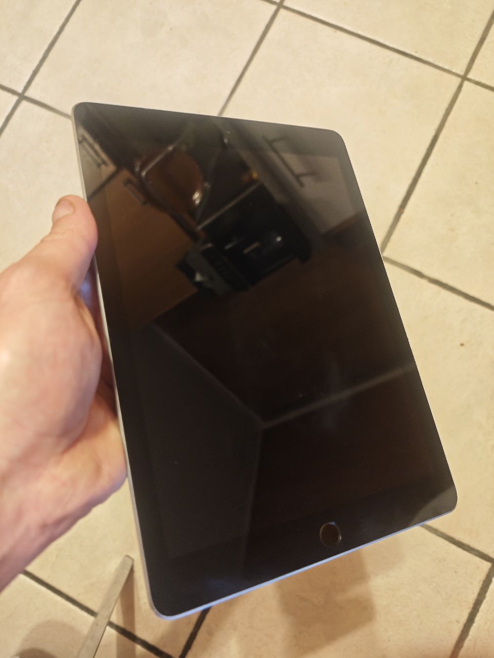 Apple Tablet PC: iPad 6 128 GB + Targus 360 case – Usato da Lungern venduto da Laut_musik 1