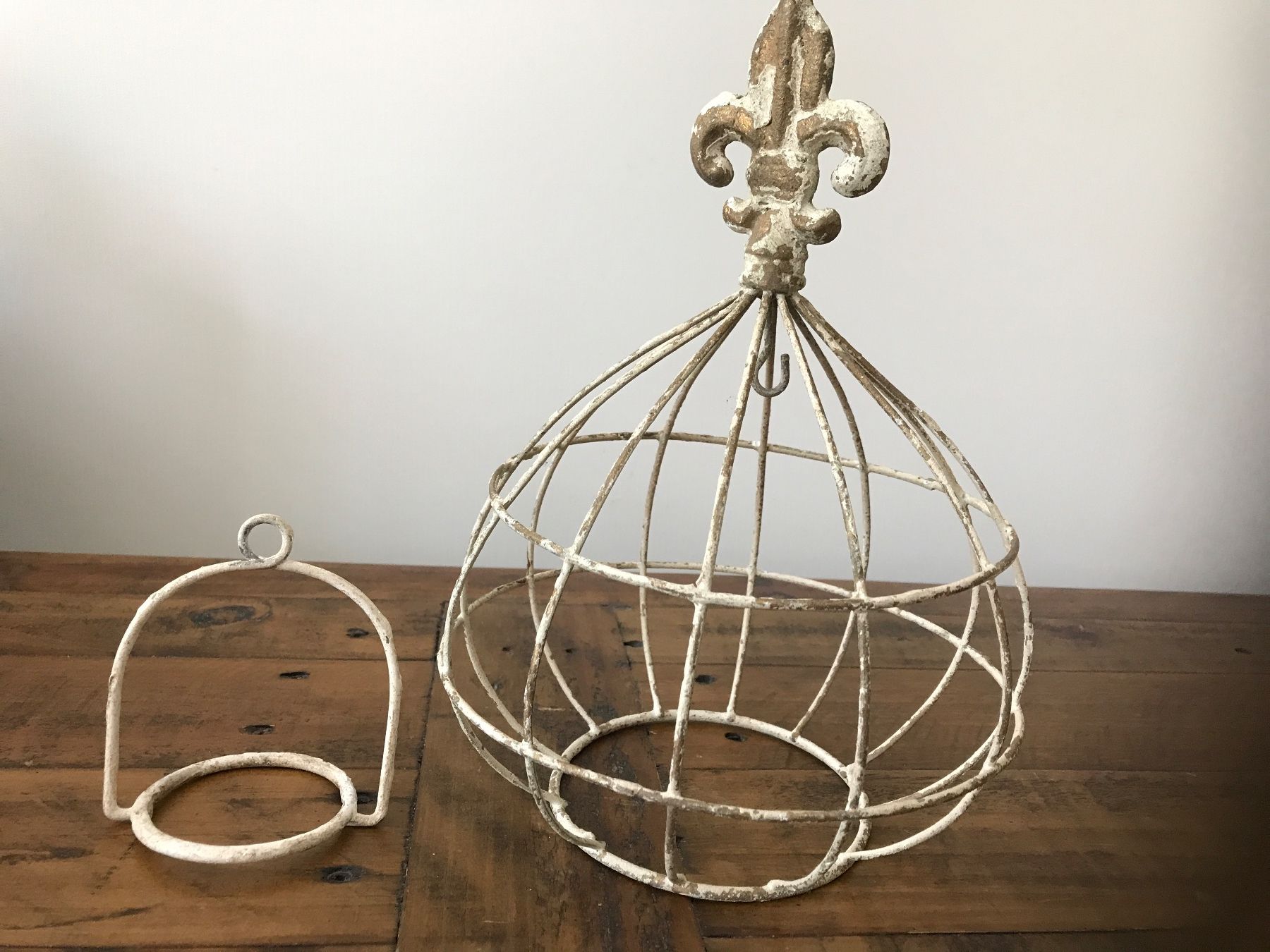 Tutte le decorazioni: Deko Metallkäfig mit Fleur de Lys – Usato da Rapperswil SG venduto da cosiba01 4