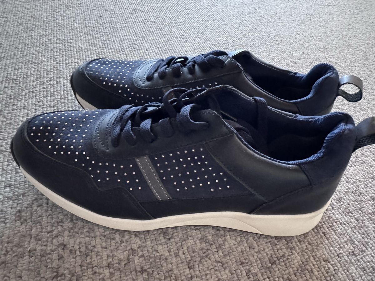 Chaussures femmes: Sneaker – Neuf avec emballage d'origine à Appenzell par Sonnschein_ 1