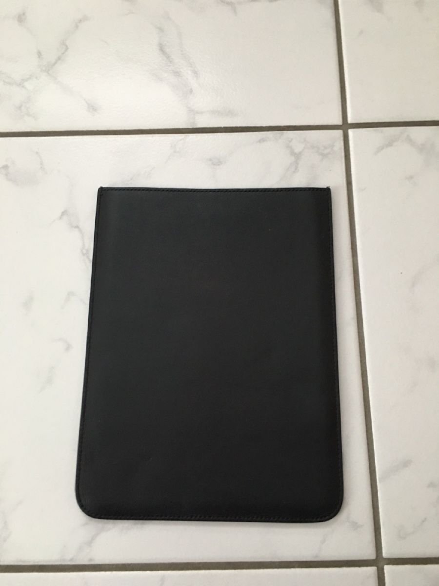 Astucci : Custodia per ipad – Usato da Schwyz venduto da Francesca54 1