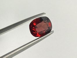 Natürlicher Spinell 1.67 ct mit AIGS-Zertifikat