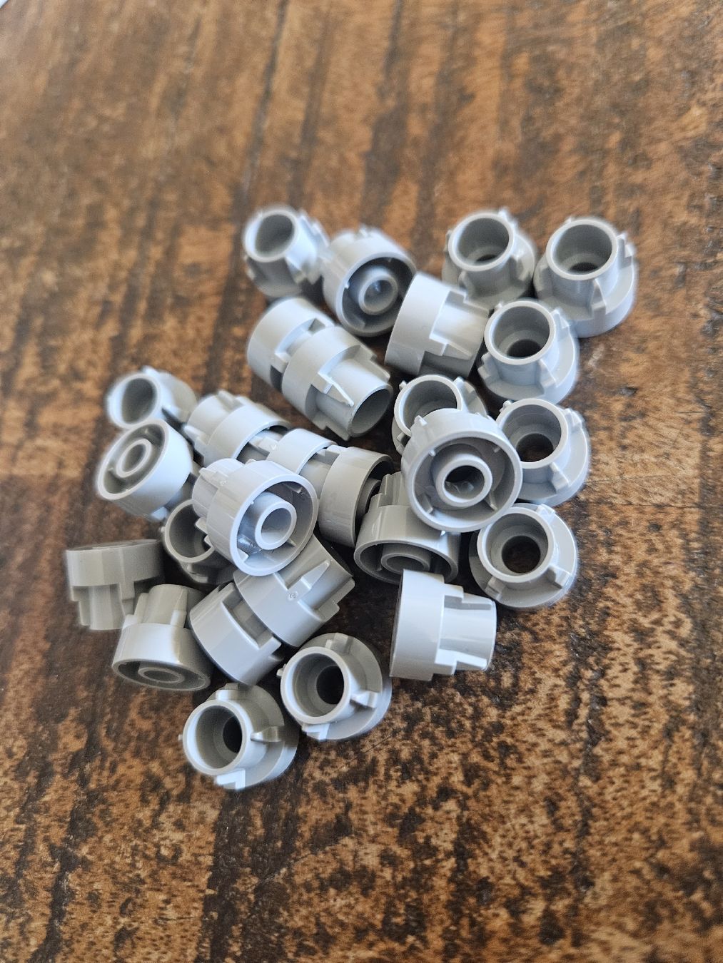 Lego Kit di costruzioni: lego 32187 lot de 25 pièces Light Bluish Gray Technic – Usato da Confignon venduto da Ecrofigs 1