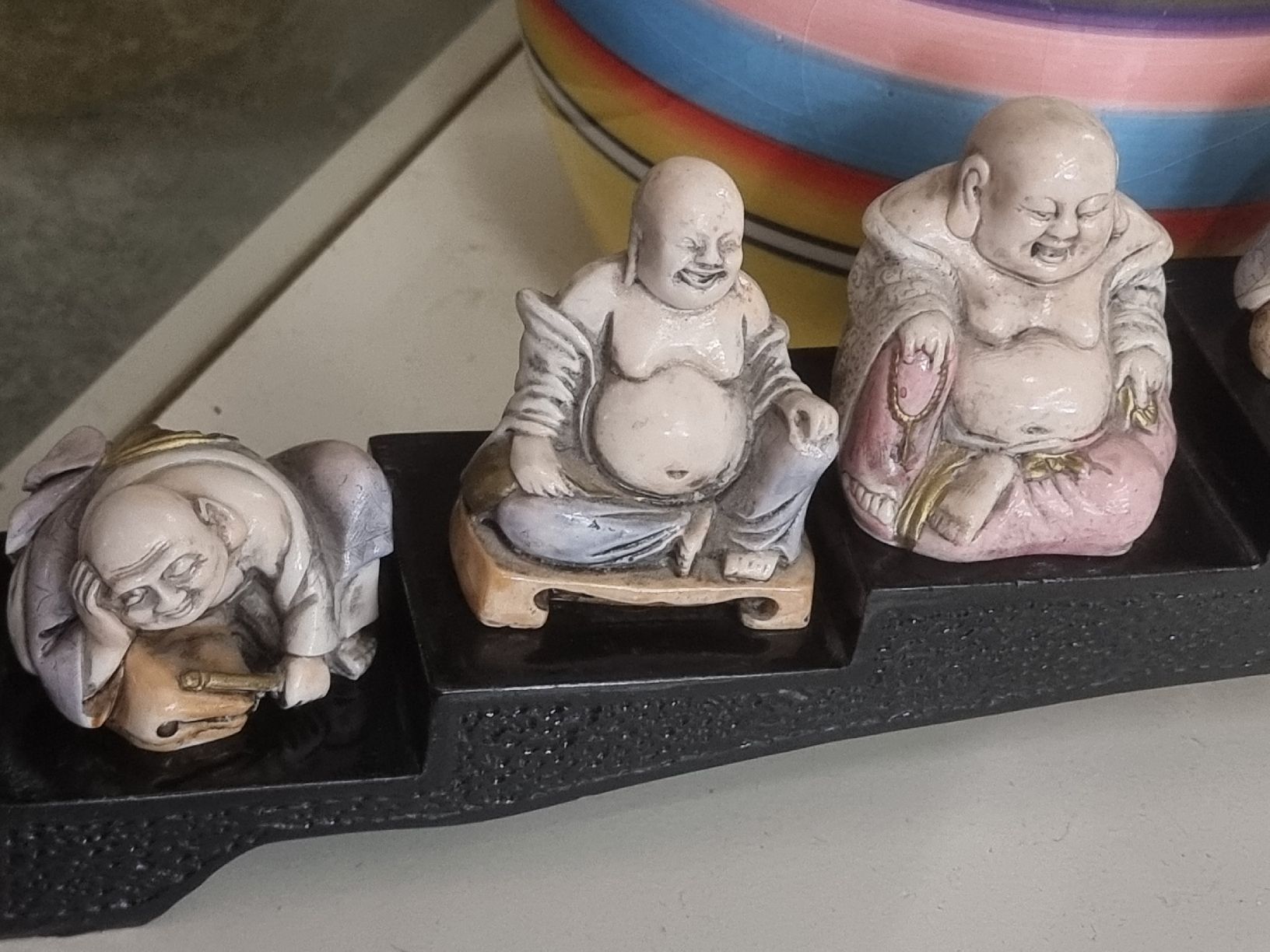 Statuette: Handgefertigte Buddha Figuren, Glücksbringer, Deko – Usato da Zürich venduto da Budget-Brocki 2