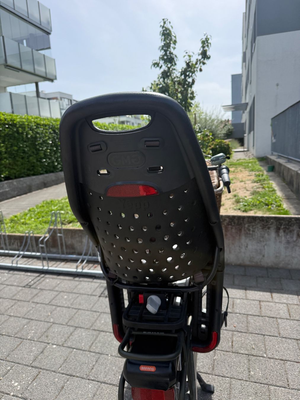 Sièges auto: Kindersitz Thule Yepp Maxi One – D'occasion à Strengelbach par LinusHauri 1