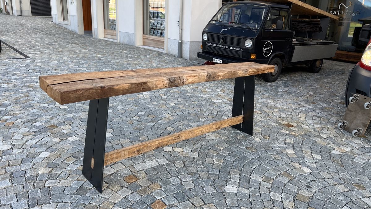 Tavoli: Bar/Stehtisch aus Stalllerche, einzigartiges Design – Nuovo (secondo la descrizione) da La Punt Chamues-ch venduto da mhaefu 2