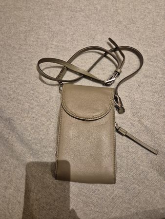 Handtasche  klein mit Schultergurt neuwertig