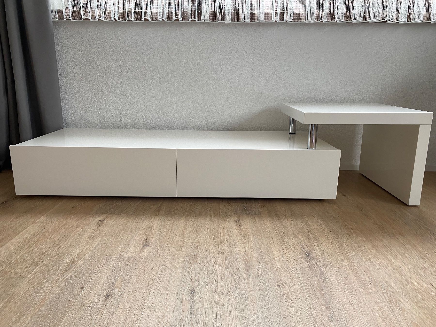 Mobili TV: Sideboard 2 Teile Hochglanz weiss mit 2 Schubladen – Usato da Appenzell Meistersrüte venduto da zongabolla 1