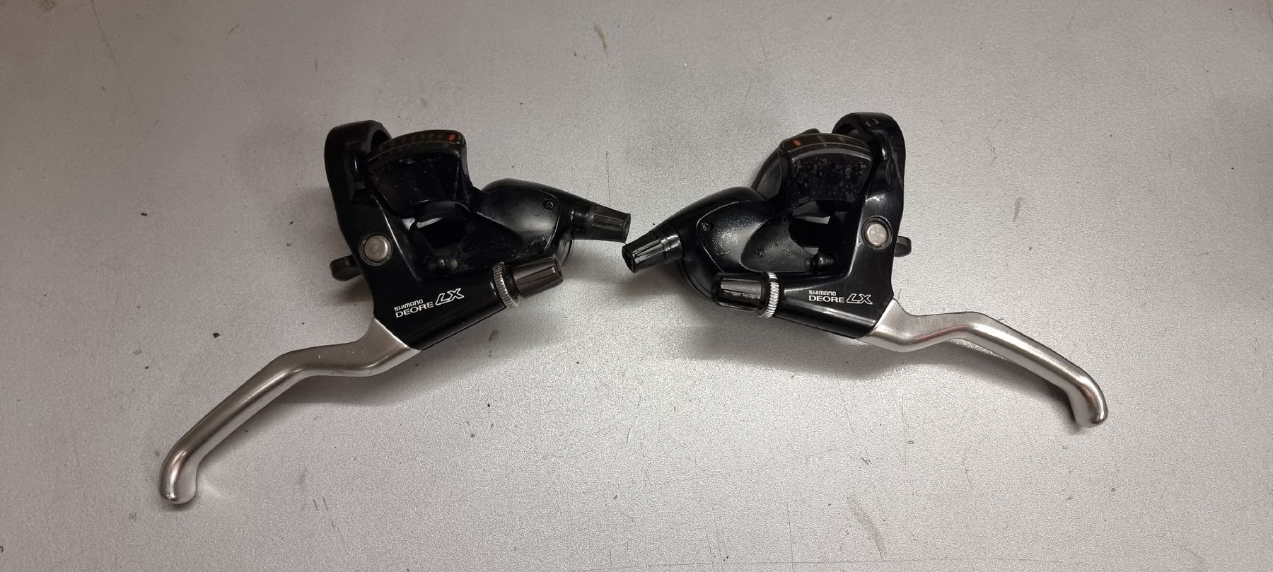 Shimano Pezzi di ricambio: Shimano LX M565 Schalt-Bremshebel  – Usato da Seon venduto da Stibinio