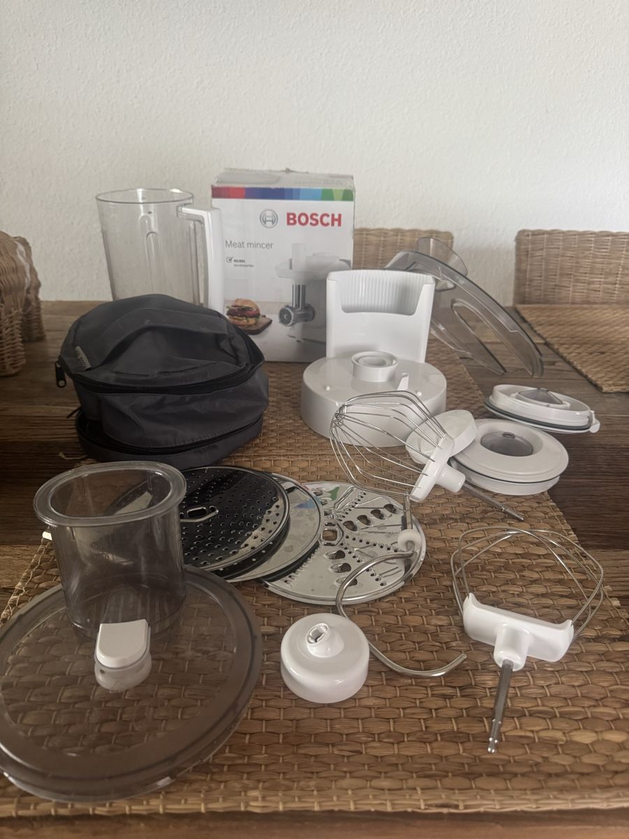 Bosch Küchengeräte: Bosch Mum 5 Aufsätze mit Fleischwolf – Gebraucht aus Zürich von Flo3333